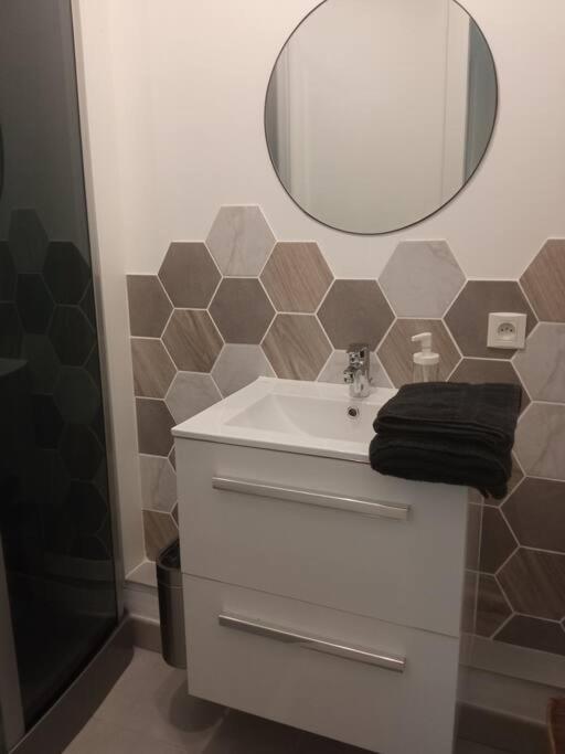 A 50 M De La Plage, Appartement De 35 M2 : Les Pieds Sales Bréhal Exterior foto